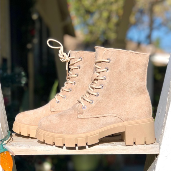 ⚡FINAL PRICE Beige Vegan Suede Lug Combat Boots - Picture 9 of 9